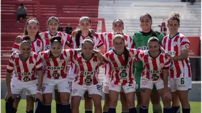 Unión se ilusionó con el triunfo, pero Huracán lo frustró en el final