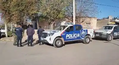 Atacó a su padre con un machete, se atrincheró y la madre reveló el drama oculto