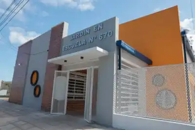 El emotivo festejo por los 85 años de Parada Pucheta: Valdés inauguró un jardín de infantes y entregó tecnología