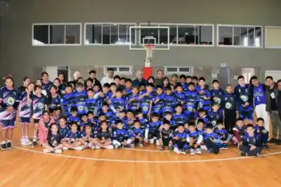 El emotivo día del Club Atlético Simbolar: nueva sede, indumentaria infantil y un mensaje que emocionó a todos