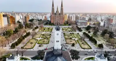 ¿Se muda la capital bonaerense? La propuesta que sacude el mapa político de la provincia