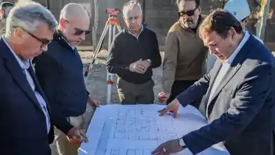 El plan de Weretilneck para hacerse cargo de las rutas: ¿una jugada desesperada o una apuesta electoral?