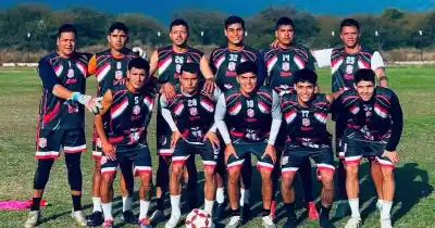 Villa Cubas define su once: doble prueba en el Malvinas antes del debut