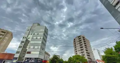 El cielo gris no da tregua: el invierno que rompió todos los récords en La Plata