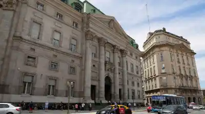 El plan de los bancos públicos para que saldes tus deudas: cuotas, plazos y tasas