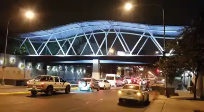 El puente de avenida 24 de Septiembre: la promesa de un bar con vista al cerro que Tucumán nunca vio