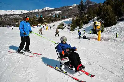 Una silla de 50 mil dólares que se maneja con un joystick llegó a Bariloche y es única en el país