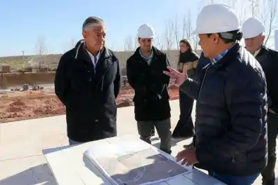 Mientras Nación recorta fondos, Neuquén se convierte en la provincia que más crece
