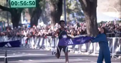 ¿Quién le gana ahora? La hazaña de Kejelcha en Buenos Aires que dejó al mundo boquiabierto