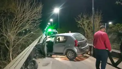 Tres heridos y dos incendios sacuden La Calera: el violento choque que dejó una rueda arrancada