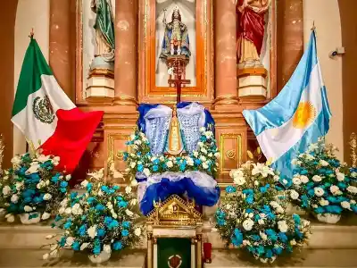 La Virgen de Itatí volvió a brillar en México: la emotiva celebración que reunió a cientos de fieles