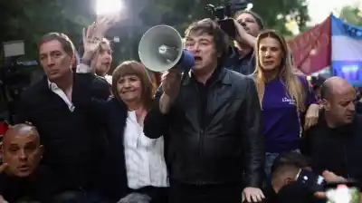 Milei oficializa su candidatura y ya traza la ruta para la reelección mientras sus aliados le exigen respuestas
