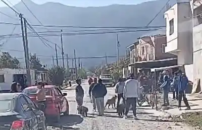 Vecinos enardecidos golpearon a un joven en Solidaridad: el video que expone la violenta reacción