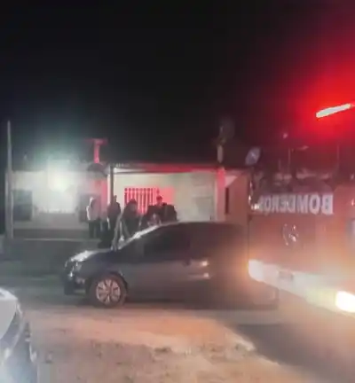 Preocupación en El Carmen: un colchón prendió fuego en plena noche y los vecinos actuaron rápido