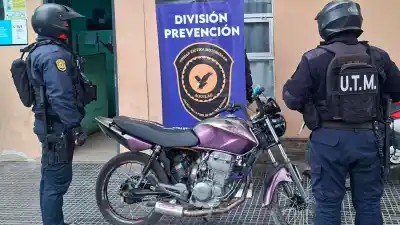 El "Piernudo Veloz" volvió a las calles: lo atraparon con una moto con motor limado y quedó libre