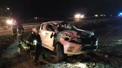 Una camioneta lo dejó atrapado bajo el vehículo: el dramático rescate en la ruta 51
