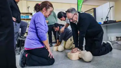 Primeros auxilios: el paso a paso que puede salvar vidas antes de que llegue la ambulancia