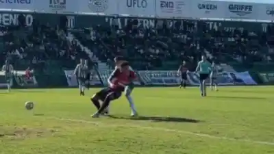 La jugada que nadie vio: el penal que Pafundi ignoró y Colón festejó igual