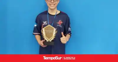Ajedrez en Piedra Buena: Santino Rivero arrasó en el torneo blitz y se quedó con el título