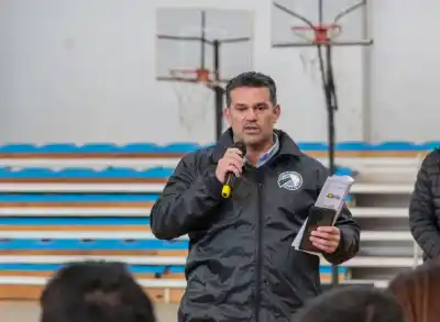 Refuerzan el transporte a Laguna Blanca por la Fiesta Nacional del Pomelo