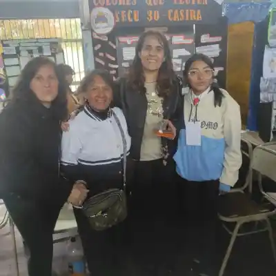 La Escuela de Artes de Casira brilló en la Feria Provincial: dos proyectos que dejaron huella