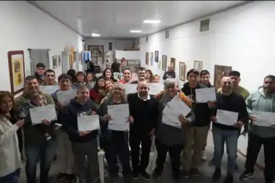 300 vecinos de La Banda recibieron sus certificados: ¿qué oficios aprendieron?