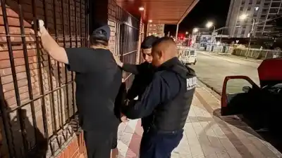 El insólito hallazgo que hizo un hombre al llegar a su auto: un ladrón en el asiento del conductor