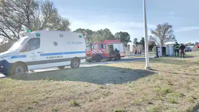 Un sobrepaso que salió mal: el vuelco que terminó con seis personas en el hospital