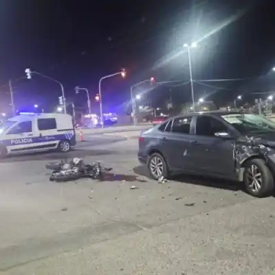 Tragedia en San Luis: un motociclista murió tras chocar contra un auto en el bulevar Juan Pekolj