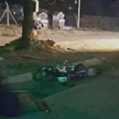 Un joven de 25 años perdió la vida tras estrellarse contra un poste en Villa Mercedes