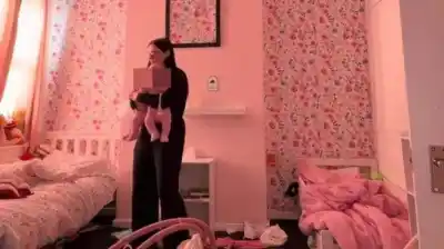 Madre tucumana estalla contra vecino tras golpes en la pared por llanto de su bebé: “Necesitás ayuda”