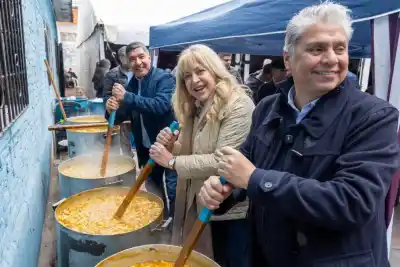 Locro, Villa Urquiza y un guiño político: la foto que reacomoda el tablero peronista en Tucumán