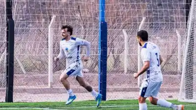 El grito que tardó 47 minutos: el gol del Pato Cruz que desató la locura en Rincón