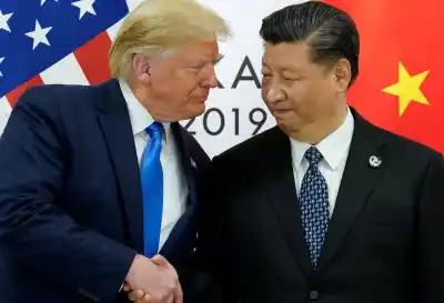 Trump amenaza con bombardear la costa de Irán si no cesan los ataques en el Estrecho de Ormuz