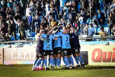 Temperley lo dio vuelta en seis minutos y festeja en el Beranger