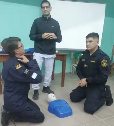 Policías de Goya se capacitan en RCP para salvar vidas antes de que llegue la ambulancia