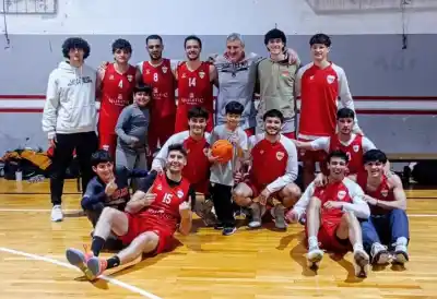 San Telmo domina la cima tras vencer a Echesortu en un duelo vibrante