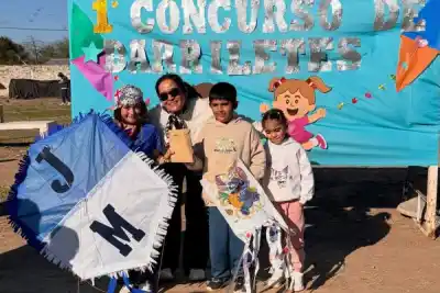 El cielo de Sachayoj se llenó de color: así se vivió el primer Concurso de Barriletes