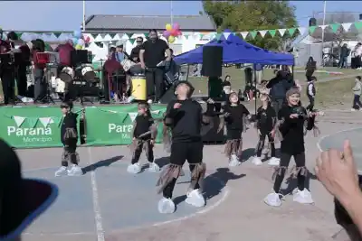 Un festejo que une a todo un barrio: así celebraron el Mes de la Gurisada en Anacleto Medina