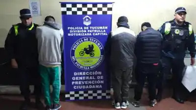 Cayeron tres motochorros tras un arrebato en el Parque Guillermina: buscan al cuarto