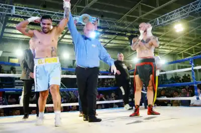El nocaut que hizo explotar Roca: “El Potro” Martínez, campeón argentino