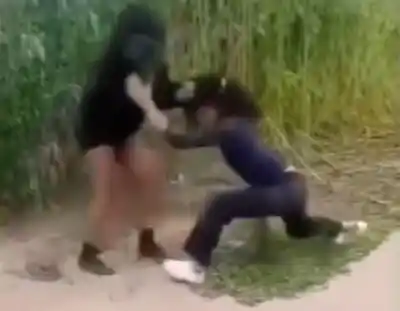 Pelea entre alumnas en un colegio de Orán y el video que dejó en evidencia la violenta escena