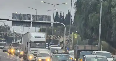 Caos en Mendoza: un choque en cadena deja el tránsito paralizado en el Acceso Este