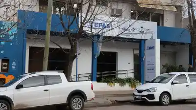 Escándalo en el EPAS: dos jefes de cuadrilla vendían medidores de agua por Facebook y fueron exonerados