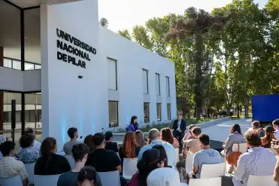 La Universidad de Pilar ya tiene su casa: el nuevo edificio que abrió sus puertas con debates de alto nivel