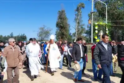 Fiesta patronal en Colonia Escalada: el obispo de Goya presidió la misa y dejó un mensaje que nadie esperaba