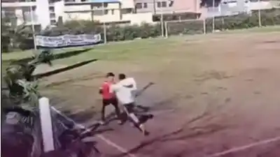 Escándalo en Fisherton: un árbitro de 17 años fue golpeado y amenazado de muerte