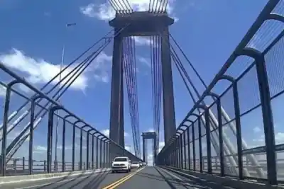 Puente Manuel Belgrano: el Arzobispo recibirá a vecinos que piden barreras antisuicidio