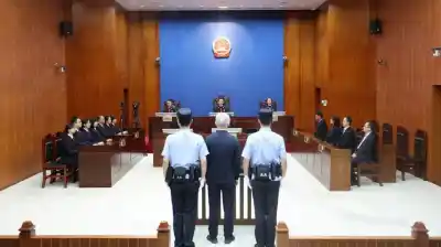 El magnate que pasó de codearse con la élite china a enfrentar una sentencia demoledora