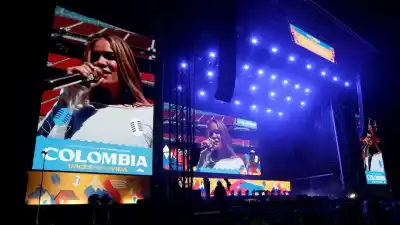 Karol G conmueve en el concierto benéfico por Colombia: su millonaria donación y un mensaje que estremece